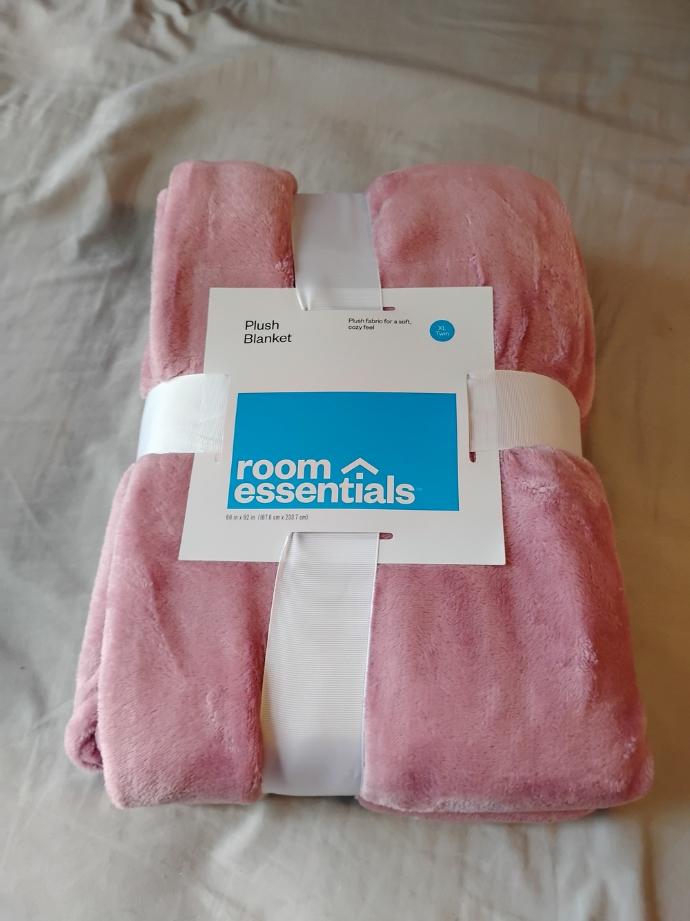 Room Essentials Plush Pink Blanket - Soft Cozy Throw
